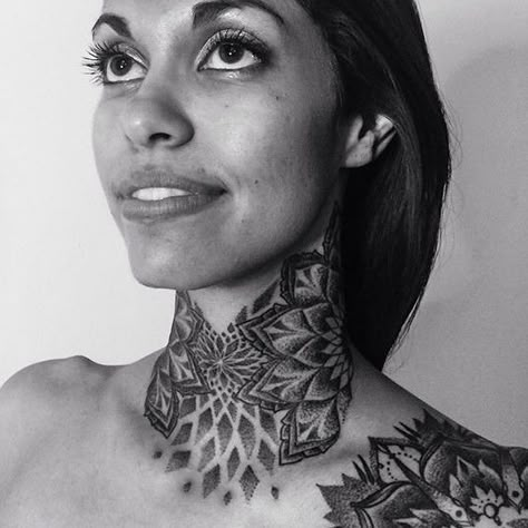 Neck Tattoos Women Throat, Piercing Neck, Front Neck Tattoo, Full Neck Tattoos, Girl Neck Tattoos, Side Neck Tattoo, Throat Tattoo, Neck Tattoos Women, Muster Tattoos