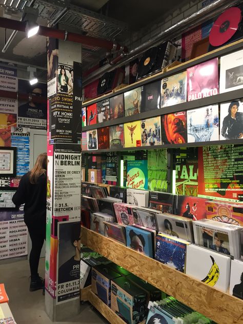 music vibes record store berlin aesthetic Berlin Places To Visit, Berlin Club Aesthetic, Berlin Aesthetic Girl, Berlin Vibes Aesthetic, Berlin Aesthetic Style, Berlin Germany Aesthetic, Berlin Vibes, Berlin Shopping, Berlin Summer