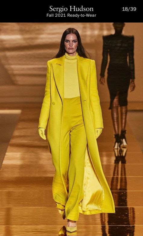 Sergio Hudson, Monochromatic Fashion, Woman Suit Fashion, Winter Mode, Classy Work Outfits, Classy Casual Outfits, Yellow Fashion, Suit Fashion, Colorful Fashion