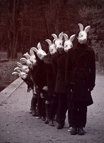 다크 판타지, Group Of People, Foto Art, Dark Photography, Bunny Ears, Pulp Fiction, Dark Art, Dark Aesthetic, Old Photos