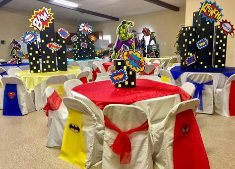 Superhero Birthday Party Centerpiece, Avengers Centerpieces, Ace Birthday, Superhero Centerpiece, Superheroes Theme, Spiderman Theme Party, 40th Party Ideas, Hulk Birthday Parties, Superheroes Party