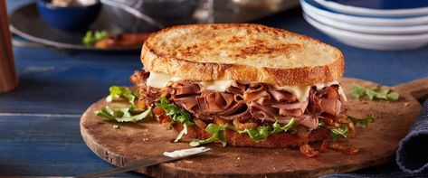 Grilled Roast Beef Sandwich with Caramelized Onions and Garlic Aioli - Pillers Roast Beef Grilled Cheese, Beef Grilled Cheese, Grilled Roast Beef, Roast Beef Sandwich Recipes, Beef Sandwich Recipes, Ground Beef And Cabbage, Roast Beef Sandwich, Grilled Roast, Roast Beef Sandwiches