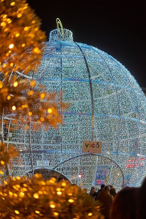 Vigo Christmas bauble — best Christmas cities in Europe White Christmas Europe, Brussels Christmas Aesthetic, Best European Cities At Christmas, Manchester Christmas Markets, Christmas Lights In New York City, Nuremberg Christmas Market, Strasbourg Christmas, Best Places In Europe, Christmas Lights London 2021