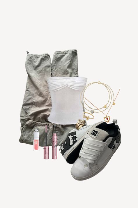 Gray Parachute Pants Outfit, Gray Parachute Pants, Gold Ring Bracelet, Outfit Ideas Night Out, Y2k Vintage Aesthetic, Parachute Pants Outfit, Gray Cargo Pants, Aesthetic Gray, Gray Outfit