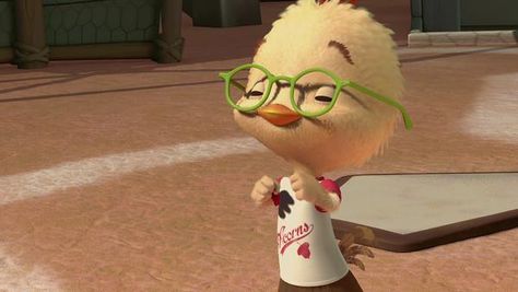 Chicken Little Reaction Pics, Chicken Little Pfp, Chicken Little Characters, Chicken Little Disney, Funny Roasts, Chicken Little, Nostalgic Pictures, Disney Icons, Anime Mobile