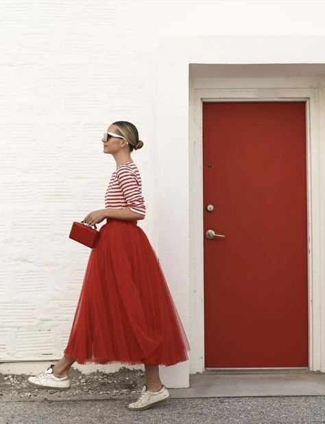 Red Tulle Skirt, Tulle Skirts Outfit, Tule Rok, Autumn Palette, Blair Eadie, Shopping Queen, Skirt Ideas, Atlantic Pacific, Fashion Sites