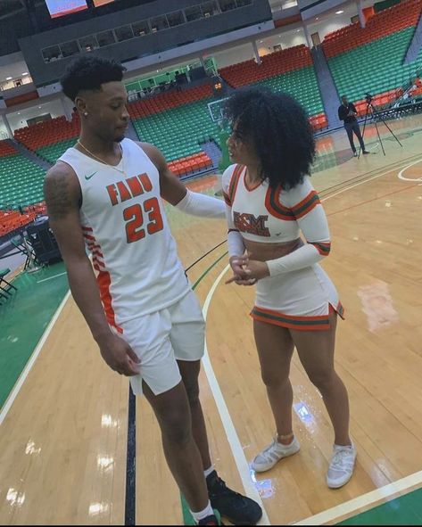 Athletic Boyfriend, Basketball Couple Pictures, Basketball Relationship Goals, Basketball Couples, Black Relationship, Future Man, Couples Pics, Sports Couples, Black Relationship Goals