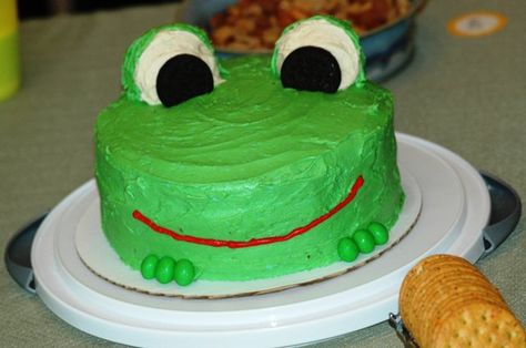 Easy Frog Birthday Cakes | as he likes frogs and dd s prezzie are frog Frog Birthday Party, Frog Party, Frog Cake, Green Cake, Baking Inspiration, Chocolate Fudge Cake, Gateaux Cake, Summer Cakes, Fudge Cake