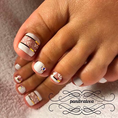 21 Chic Toe Nail Designs to Complete Your Image ❤ Elegant White Base Color For the Sweet Look of Your Toes picture 2 ❤ Next time you go to the nail salon pick the most glamorous toe nail design to show off how cool you are. Get the inspo here. https://naildesignsjournal.com/chic-toe-nail-designs/ #naildesignsjournal #nails Toe Art Designs, Toenail Art Designs, Feet Nail Design, Pedicure Designs Toenails, French Pedicure, Pedicure Ideas, Toe Nail Color, Pretty Toe Nails, Cute Toe Nails