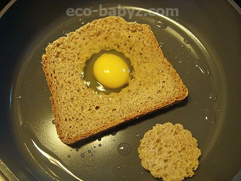 Eco-Babyz: Bird-in-a-Nest Breakfast Recipe Bird Nest Eggs Breakfast, Breakfast Kids Ideas, Breakfast Kids, Best Breakfast Casserole, Living Simple, Homemade Bird Feeders, Easy Rice, Egg Nest, Easy Rice Recipes