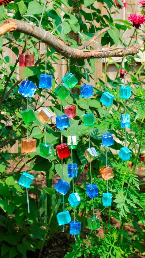 Rustic & Refined: Yard Art Fest - Rusty Metal Bird Feeder using metal scrap Wind Socks, Metal Bird Feeders, Rain Chains, Diy Wind Chimes, Metal Birds, Glass Garden, Glass Mosaic Tiles, Garden Crafts, Wind Chime