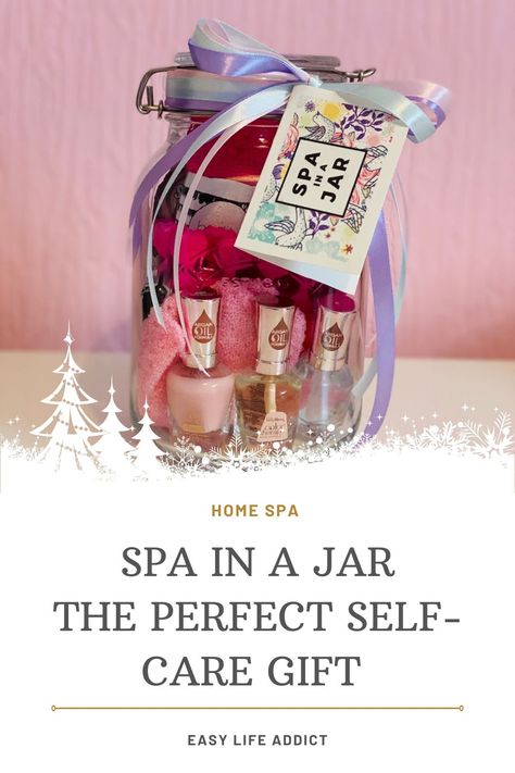 DIY Spa In A Jar - The Perfect Mason Jar Gift! - Easy Life Addict Pedicure In A Jar Gift Ideas, Spa In A Jar Ideas, Spa In A Jar Diy, Homemade Foot Scrub, Spa In A Jar, Mothers Day Spa, Mason Jar Christmas Gifts, Mason Jar Gift, Spa Time