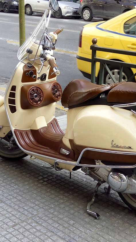 Vespa Moped, Vespa 300, Vespa Gtv, Vespa Gt, Scooters Vespa, Vespa Bike, Custom Vespa, Vespa Ape, Women Bicycle