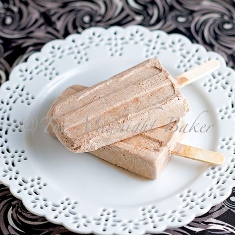 Nutella Fudgesicles Nutella Popsicles, Fudgesicle Recipe, Nutella Recipes, The Midnight, Frozen Desserts, Frozen Treats, Frozen Yogurt, Treat Recipe, Popsicles