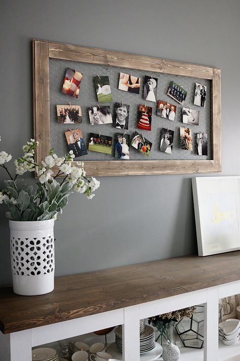 Chicken Wire Photo Frame - Bower Power Concrete Bathroom Design, Chicken Wire Diy, Vstupná Hala, Wire Diy, Dekor Diy, Chicken Wire, Diy Picture, Wood Bar, Pallet Ideas