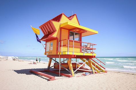 Beach Lifeguard Tower, Lifeguard Stands, La Jolla Shores, Beach Lifeguard, Miami Vacation, Tiny House Blog, Lifeguard Tower, Lookout Tower, Valentine's Day Crafts For Kids