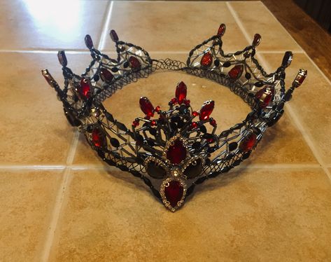 Black Crown With Red Jewels, Dark Red Quinceanera Crown, Black And Red Crown Queen, Red And Black Tiara, Dark Fantasy Crown, Black And Red Crown, Vampire Crown, Vampire Wedding, Ballet Tiaras