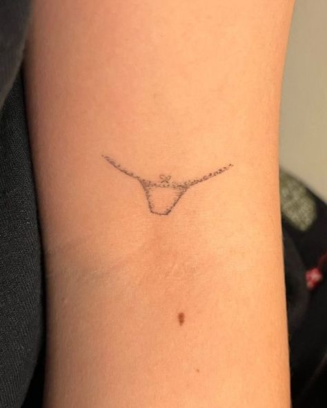 Bra Tattoo, Safety Pin Tattoo, Lingerie Tattoo, 16 Tattoo, Chic Tattoo, Spine Tattoo, Hair Tattoos, Little Tattoos, Tattoo Placement