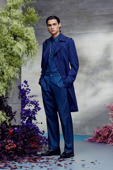 Dior Men Resort 2021 Collection | Tom + Lorenzo High Fashion Men, Dior Men, Dior Collection, Men Store, Dior Fashion, Prom Outfits, Menswear Fashion, Blue Outfit, Suit Fashion