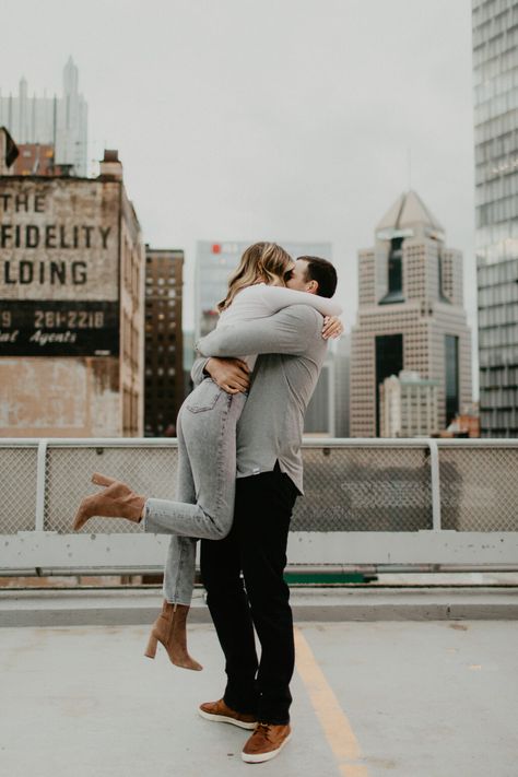 Engement Photoshoot Ideas, Fall City Engagement Pictures, Be A Better Girlfriend, Engagement Photos Outfits Fall, Better Girlfriend, Pittsburgh Engagement Photos, City Engagement Pictures, Urban Engagement Photos, Rooftop Photoshoot