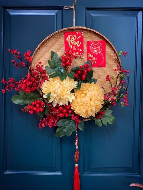 Asian Christmas Decorations, Diy Chinese New Year Decorations, Tet Vietnam, Decor Inspiration Bedroom, Garden Design Home, Chinese New Year Flower, Chinese Deco, Asian Flowers, Chinese Crafts