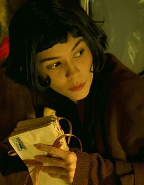 Amelie 2001, Films Aesthetic, Quotes French, Films Photography, Films To Watch, Damien Chazelle, French Film, Audrey Tautou, Film Pictures