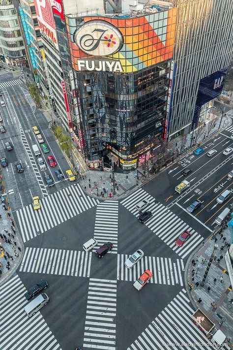 A view of a pedestrian crossing at an intersection in Ginza, Tokyo.  #tokyo #japan #travel #japantravelkyoto Shibuya Crossing Photography, Japan Travel Photography, Japan Honeymoon, Japan View, Japan Travel Destinations, Pedestrian Crossing, Ginza Tokyo, Shibuya Crossing, Tokyo Japan Travel