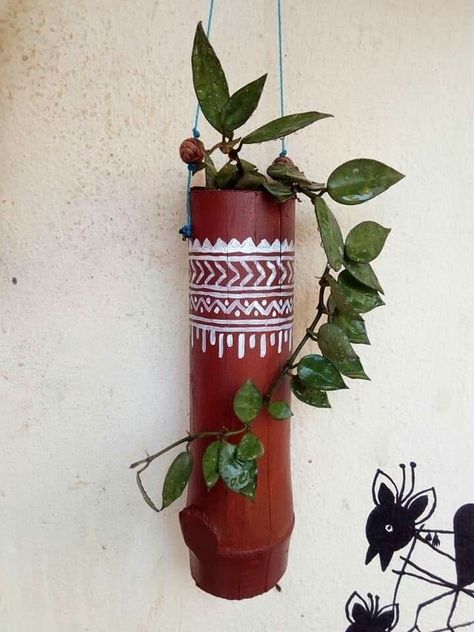 Painting On Bamboo Sticks, Recycled Home Decor, Flower Pot Art, Painted Pots Diy, Diy Diwali Decorations, Bamboo Art, Diy Plant Hanger, Diy Wall Art Decor, Bamboo Crafts