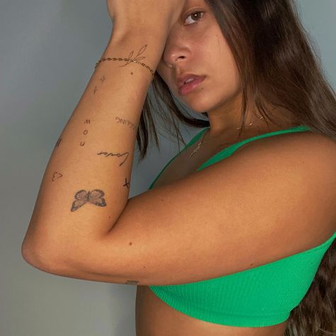 Julia Havens Tattoo, Tattooed Arm, Julia Havens, Sunflower Tattoos, Cute Small Tattoos, Classy Tattoos, Subtle Tattoos, Tat Ideas, Fine Line Tattoos