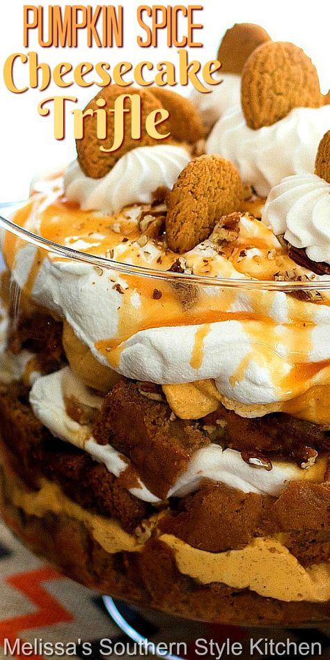 Trifles Desserts, Pumpkin Trifle, Trifle Bowl Recipes, Spice Cheesecake, Trifle Dessert Recipes, Pumpkin Spice Cheesecake, Cheesecake Trifle, Holiday Desserts Table, Pumpkin Spice Cake