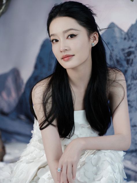 (1) Facebook Li Qin, Ruyi's Royal Love In The Palace, Princess Agents, Snowy Night, Royal Love, Timeless Love, Chinese Name, Zodiac Sign Libra, Joy Of Life