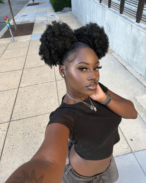 HENRI B. on Instagram: "No filly, naturally pretty 🖤" Cabello Afro Natural, Quick Natural Hair Styles, Pelo Afro, Dark Skin Beauty, Natural Curls Hairstyles, Hairdos For Curly Hair, Natural Hair Styles Easy, 4c Hairstyles, Afro Hairstyles