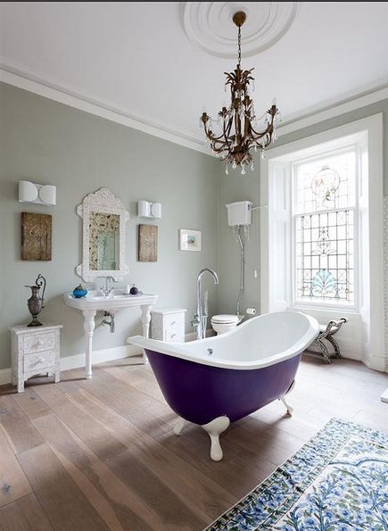 standalone bath tubs aaaah Purple Bathtub, Victorian Style Bathroom, Purple Bathrooms, Bathroom Color Schemes, Pretty Bathrooms, Bath Tubs, Victorian Bathroom, Bathtub Design, Bad Inspiration