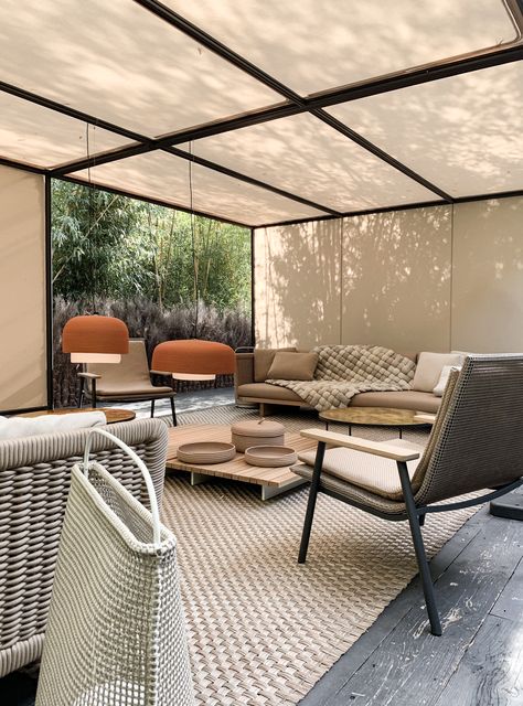 Paola Lenti Outdoor Furniture, Paola Lenti Outdoor, Contemporary Beach House, Paola Lenti, Luxury Bedroom Decor, Design Outdoor, Loft Design, Luxury Dining, Balcony Design