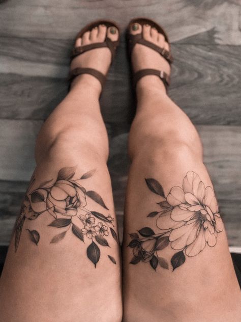 Large Leg Tattoos For Women, Plus Size Tattoo Ideas, Floral Knee Tattoo, Plus Size Tattoos, Flower Leg Tattoos, 2024 Tattoo, Cuff Tattoo, Floral Thigh Tattoos, Tattoo Floral