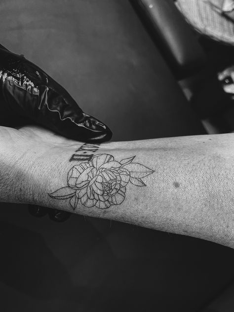 wrist tattoo, floral tattoo, peony tattoo Peony Wrist Tattoo, Peony Tattoo Forearm, Tattoo Peony, Tattoo Floral, Peony Tattoo, Tattoo Forearm, Peonies Tattoo, Wrist Tattoo, Forearm Tattoos