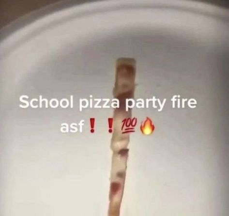 School Pizza Party, Mood Emoji, School Pizza, Breaking The Fourth Wall, Silly Photos, Pizza Party, Me Too Meme, Very Funny Pictures, Extremely Funny Jokes