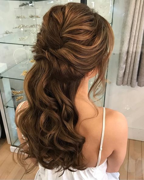 39 Gorgeous Half Up Half Down Hairstyles , braid half up half down hairstyles , partial updo hairstyle ,bridal hair ,boho hairstyle #hair #hairstyles #braids #halfuphalfdown #braidhair Bridesmaid Hairdo, Wedding Hairstyles Medium Length, Hairdo Wedding, Half Up Half Down Hairstyles, Colors Wedding, Wedding Hair Inspiration, Penteado Cabelo Curto, Half Up Half Down Hair, Wedding Hair And Makeup