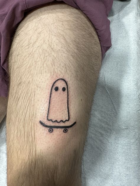 Skateboard Ghost Tattoo, Ghost On A Skateboard Tattoo, Phoebe Ghost Tattoo, Phoebe Ghost, Melon Tattoo, Tiny Ghost Tattoo, Simple Ghost Tattoo, Phoebe Bridgers Ghost, Phoebe Bridgers Tattoo