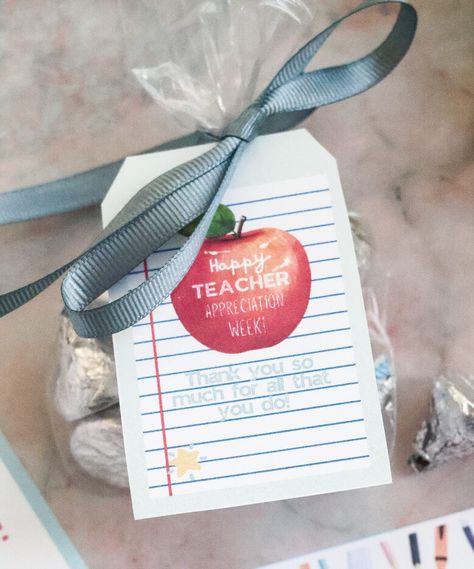 printable teacher appreciation tags free Teacher Appreciation Thank You Printable, Teacher Appreciation Gift Tags Printable, Teacher Appreciation Printables Tags, Teacher Appreciation Printables Free, Teacher Appreciation Tags Free, Teacher Appreciation Gift Card Ideas, Free Teacher Appreciation Tags, Teacher Appreciation Gift Tags Free, Free Printable Teacher Appreciation Tags