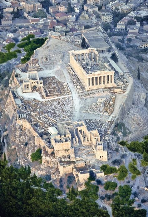 Acropolis from above Greece Places To Visit, Parthenon Athens, Acropolis Greece, Acropolis Of Athens, Istoria Artei, Athens Acropolis, The Acropolis, Ancient Buildings, Visiting Greece