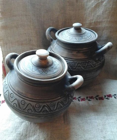 Fire Village, Vintage Terracotta Pots, Clay Cooking Pot, Jar Pottery, Rustic Mugs, Pottery Pots, Pottery Jar, Pottery Pot, Rustic Pottery