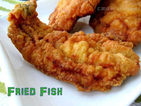 The Inner Gourmet: Fried Fish Fried Fish Recipe, Guyanese Recipes, Fry Fish, Carribean Food, West African Food, Battered Fish, Fried Fish Recipes, Fish Recipe, Jamaican Recipes