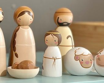 Little Peg Doll Nativity Set in Small Jewelry Box-fun Display - Etsy Peg Doll Nativity, Nativity Peg Doll, Peg Doll Family, Nativity Painting, Wooden Peg Dolls, Diy Nativity, Wood Peg Dolls, Handmade Wooden Toys, Painting Activities