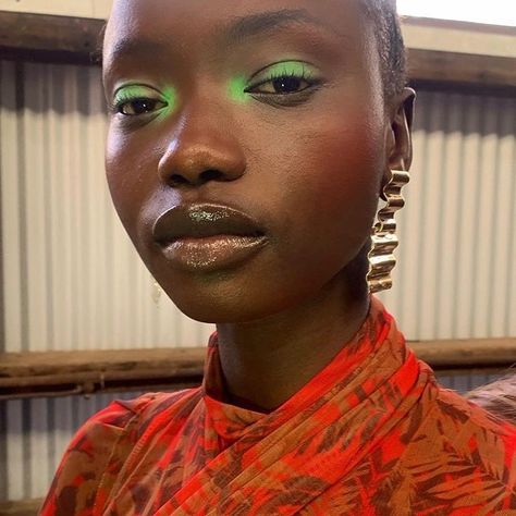 Green Eyeshadow, Creative Eye Makeup, Dark Skin Makeup, Editorial Makeup, Makeup Base, Pretty Makeup, Cute Makeup, Aesthetic Makeup, The Divine