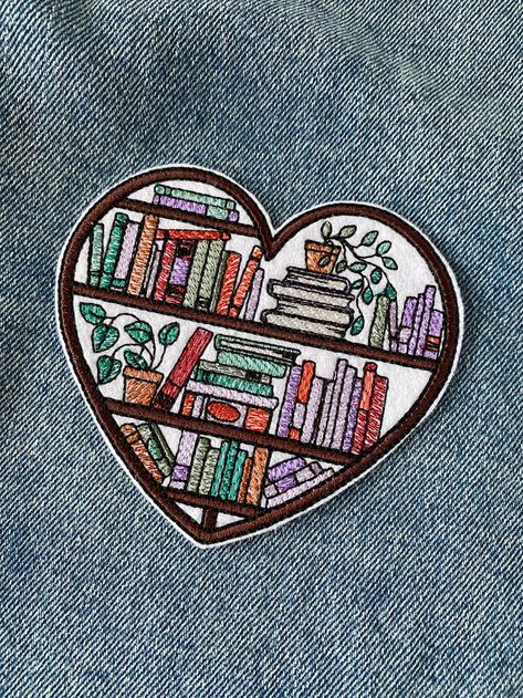 Cute Patches For Jackets, Iron On Patches Ideas, Senior Patches, Reading Badges, Senior Jackets Patches, Book Badge, Senior Jackets, Sew On Badges, Cat Patch