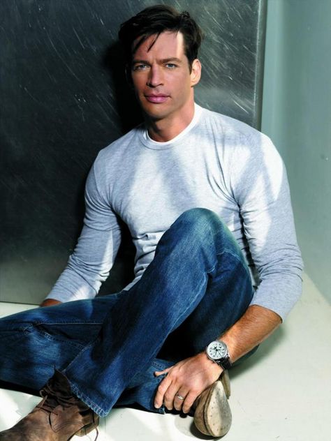 Harry Connick Jr, Harry Connick, Actrices Hollywood, I Love Music, Frank Sinatra, Famous Faces, On The Floor, Good Looking Men, Look At You