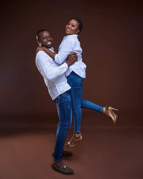 Women Photoshoot, Denim Photoshoot, Shooting Couple, Pre Wedding Photoshoot Props, African Wear For Men, Couple Shoots, Prewedding Photoshoot, Couples Ideas, Pre Wedding Photoshoot Outfit