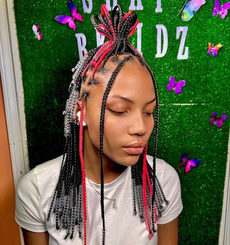 Short Knotless Braids With Beads, Short Knotless Braids, Short Knotless, Knotless Braids With Beads, Black Hair Short, Long Weave Hairstyles, Braids Knotless, Long Weave, Braids With Beads