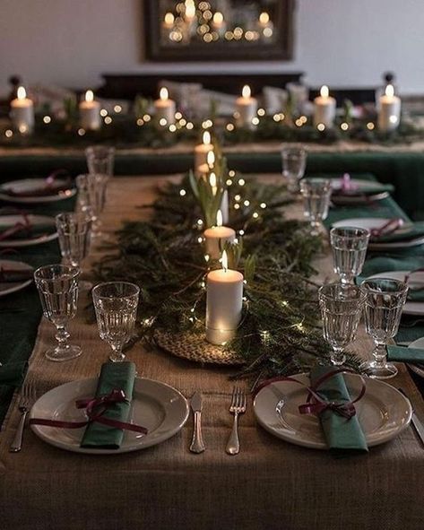 120 DIY New Years Eve Party Decorations that'll Earn you Brownie Points - Hike n Dip Hallmark Wedding Ideas, Tablescape Aesthetic, Party Table Decoration Ideas, Pumpkin Inspo, Tablescapes Christmas, Viking Party, Xmas Table Decorations, Fest Temaer, Table Decoration Ideas